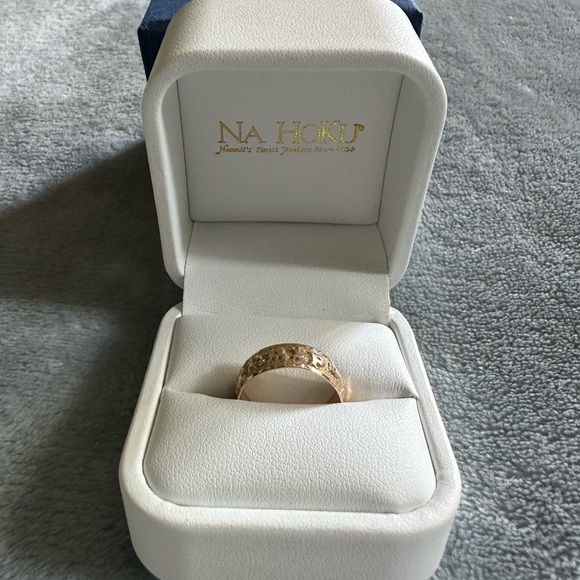 Na Hoku Hawaiian Heirloom “Kuuipo” ring- size 6 - Picture 2 of 6
